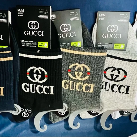 5 Pairs GG Crew Socks in Black, Gray & Cream with Red Accent - Picture 2 of 6